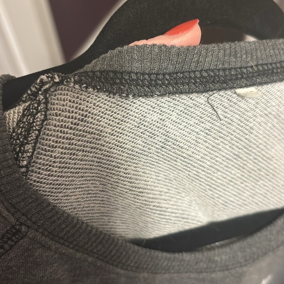 Schitt’s Creek Rose Apothecary, gray sweatshirt large - Picture 3 of 4